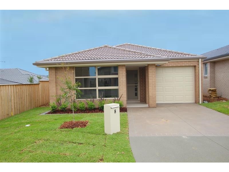 8 Tanner Close, Spring Farm NSW 2570
