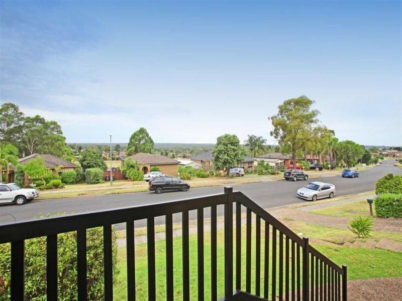 14 Othello Avenue, Rosemeadow NSW 2560