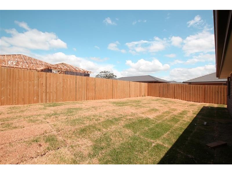 6 Plymouth Boulevard, Spring Farm NSW 2570