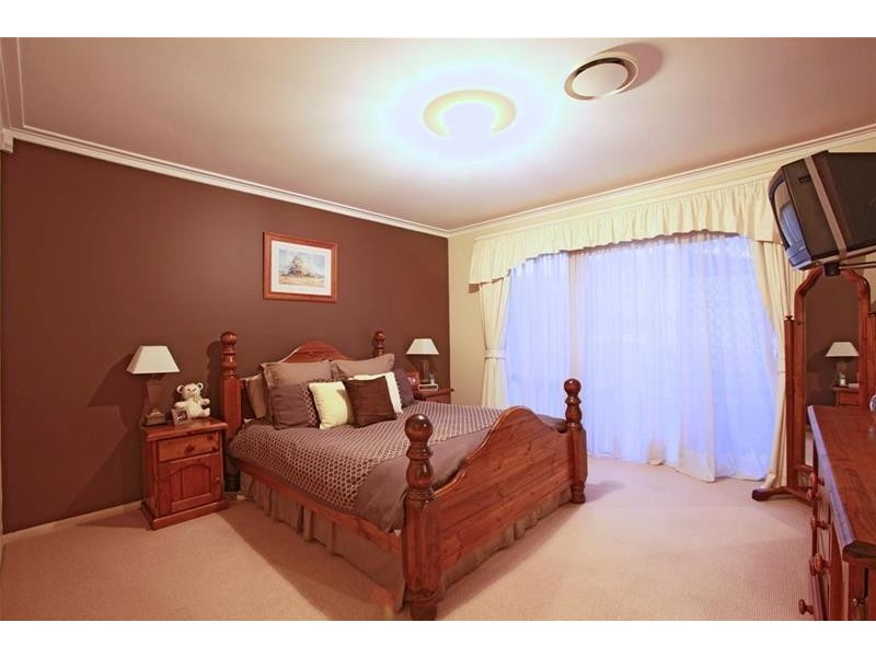 8 Kinnear Street, Harrington Park NSW 2567