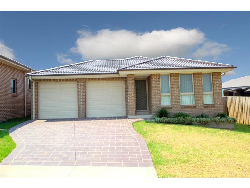 8 Langshan Street, Spring Farm NSW 2570