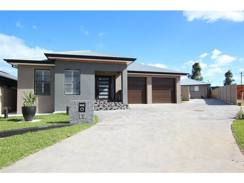 19 Brady Place, Harrington Park NSW 2567