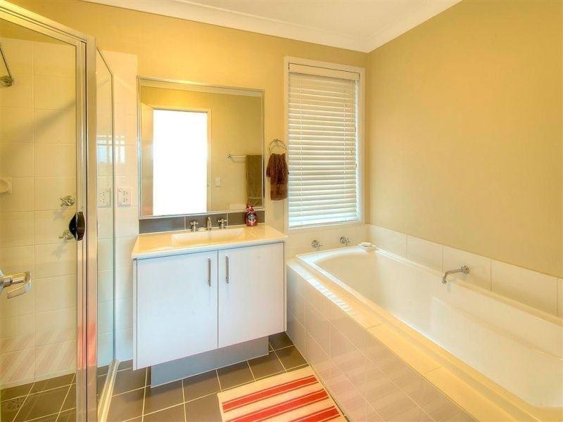 86 Minorca Circuit, Spring Farm NSW 2570