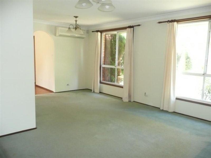 18 Clennam Avenue, Ambarvale NSW 2560