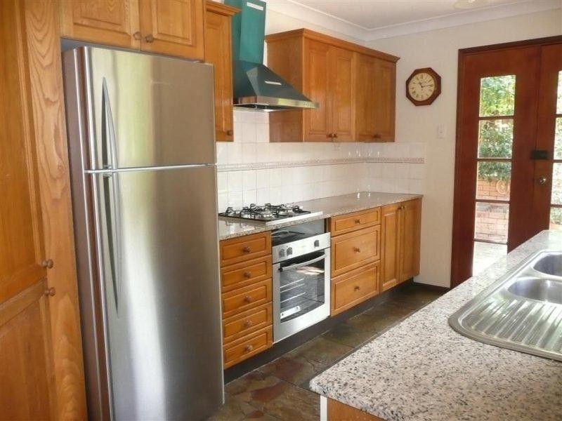 18 Clennam Avenue, Ambarvale NSW 2560