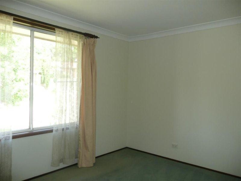 18 Clennam Avenue, Ambarvale NSW 2560