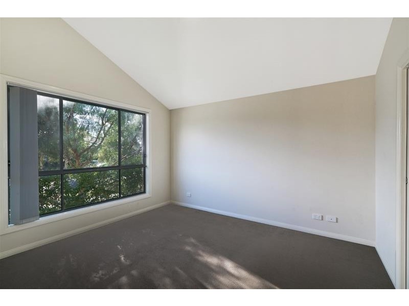 6 Skelton Street, Oran Park NSW 2570