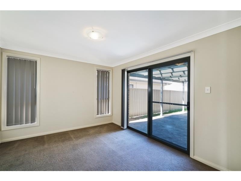 6 Skelton Street, Oran Park NSW 2570