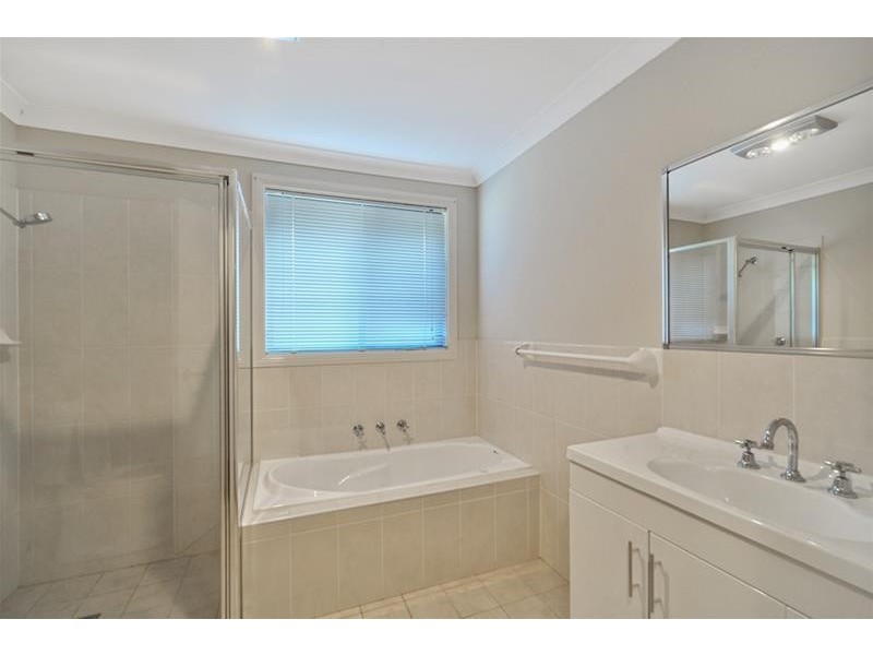 6 Skelton Street, Oran Park NSW 2570