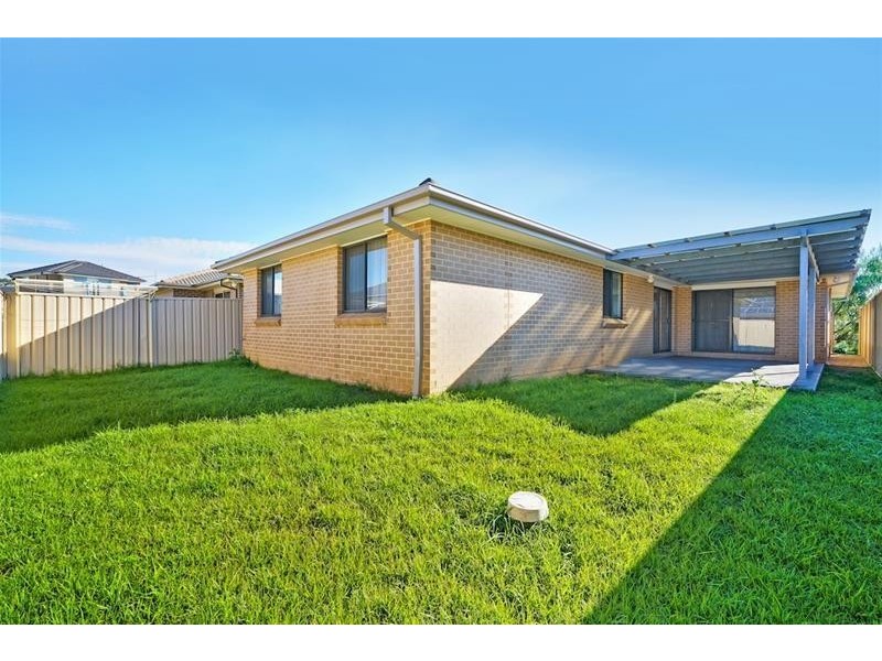 6 Skelton Street, Oran Park NSW 2570