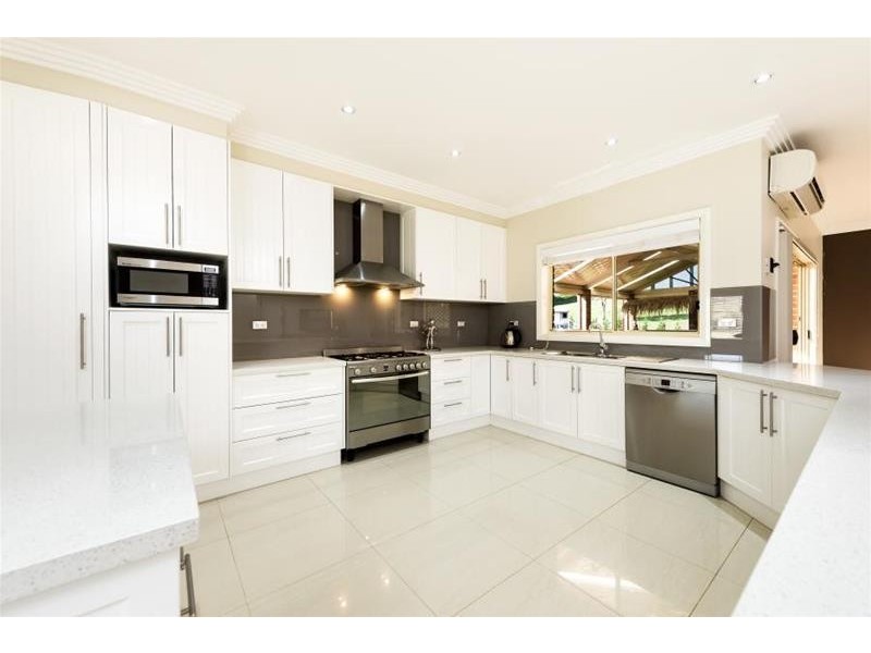 27 Harben Vale Circuit, Grasmere NSW 2570