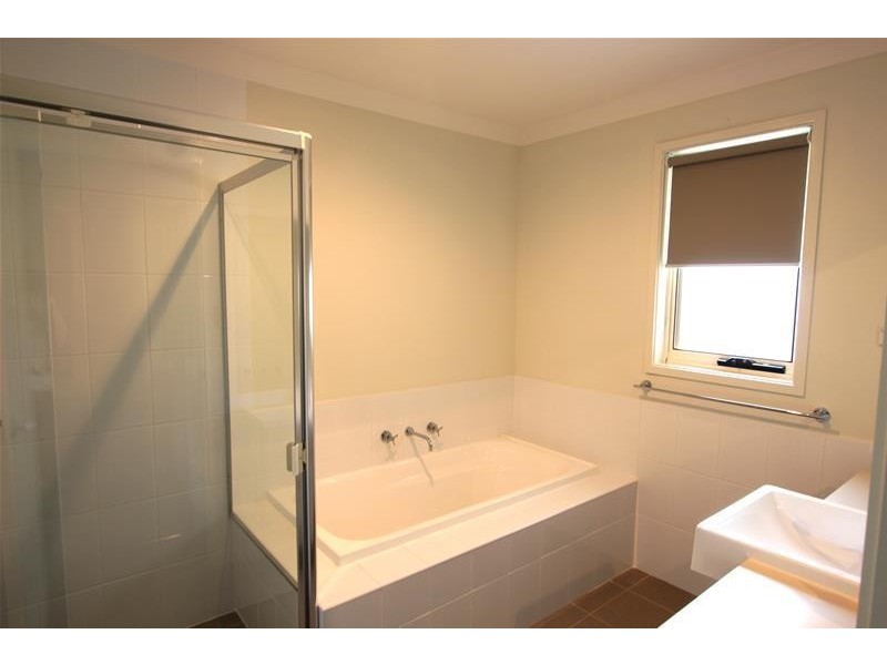 6 Greenfield Crescent, Elderslie NSW 2570