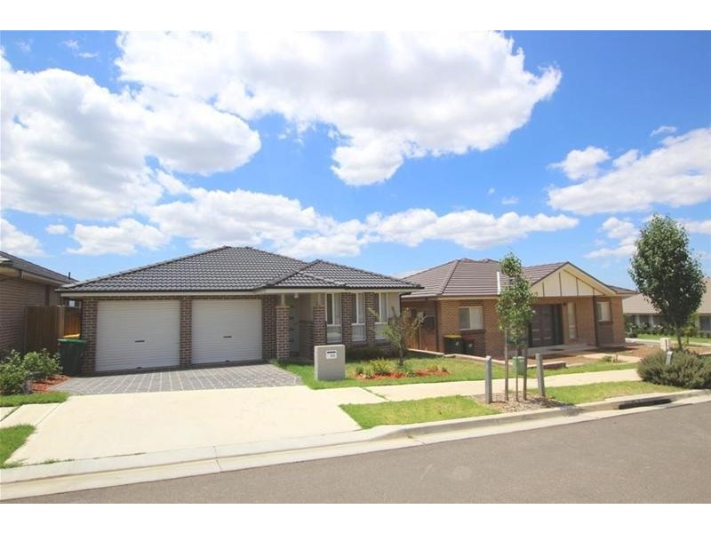 33 Bond Street, Oran Park NSW 2570