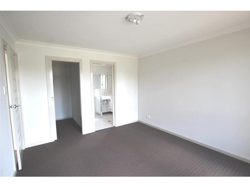 33 Bond Street, Oran Park NSW 2570