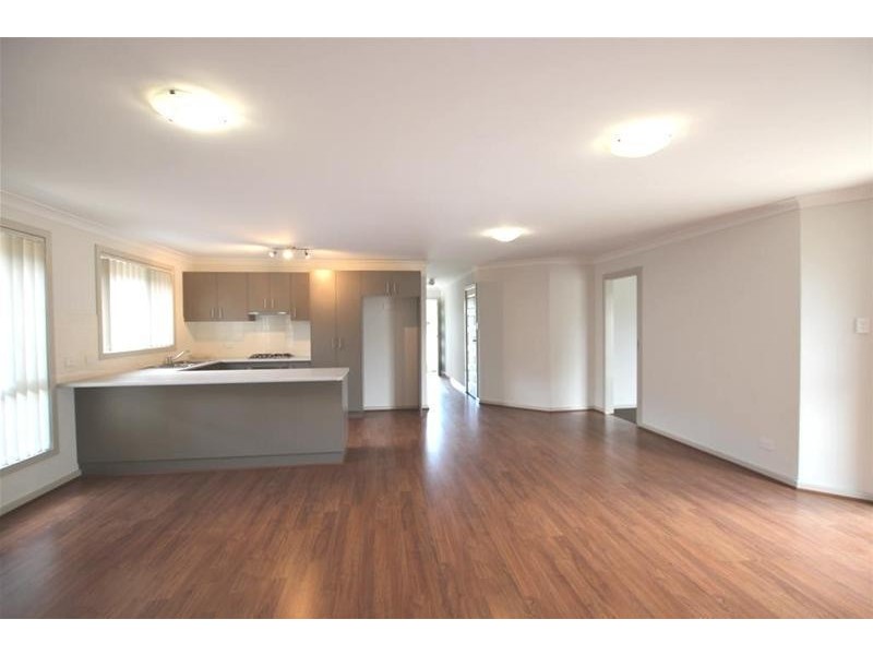 33 Bond Street, Oran Park NSW 2570