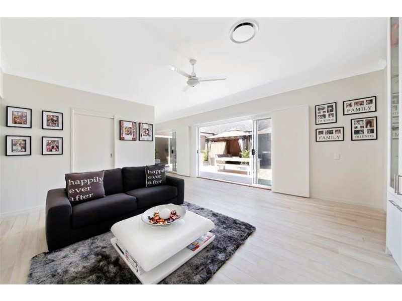 60 Cameron Circuit, Harrington Park NSW 2567