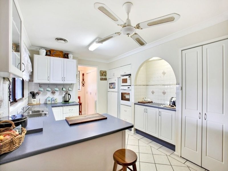 50 Grevillea Crescent, Prestons NSW 2170