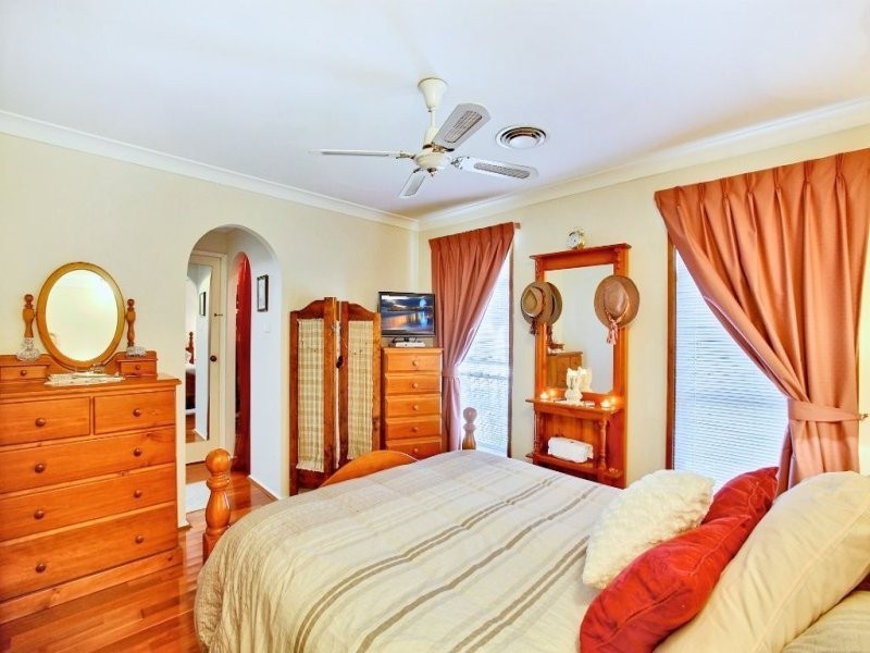 50 Grevillea Crescent, Prestons NSW 2170