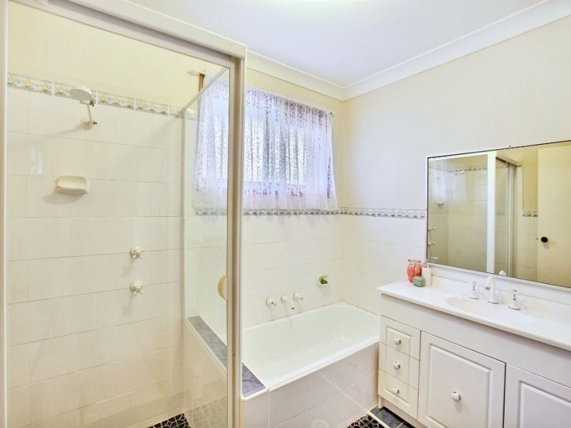 50 Grevillea Crescent, Prestons NSW 2170