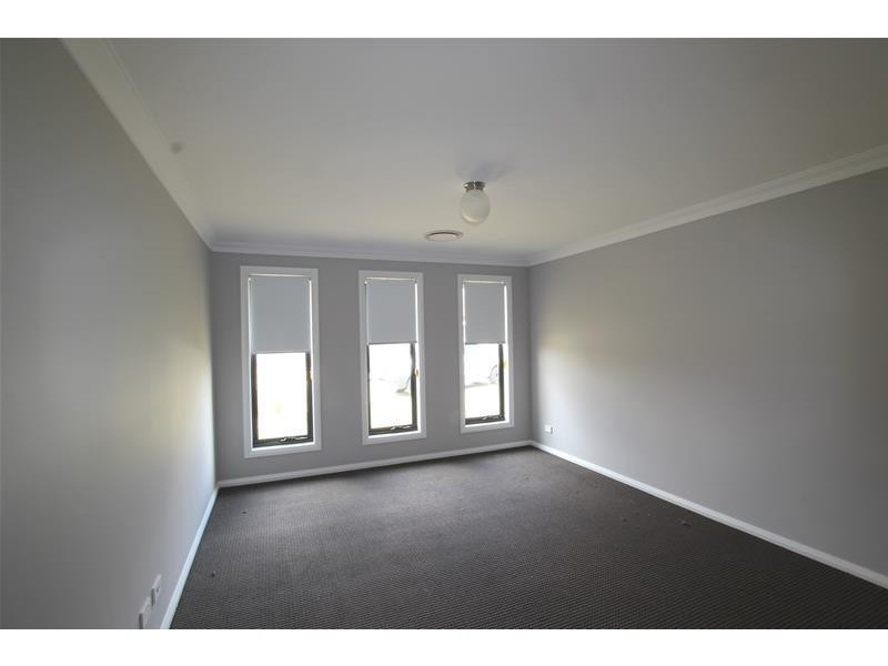 2 Norton Street, Spring Farm NSW 2570