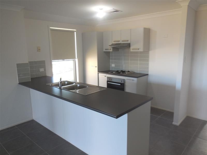 2 Lombardi Circuit, Oran Park NSW 2570