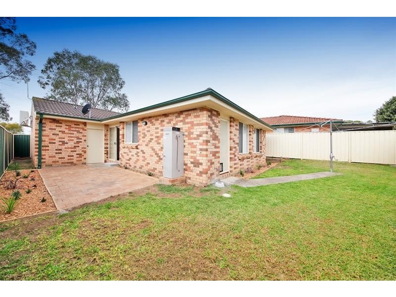 22 Elliot Place, St Helens Park NSW 2560