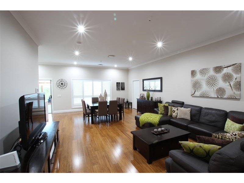 37 Grimes Avenue, Elderslie NSW 2570