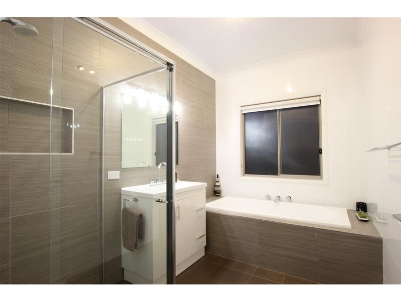 37 Grimes Avenue, Elderslie NSW 2570