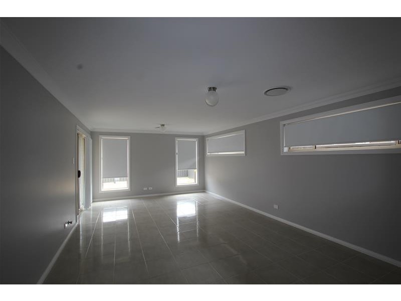 27 Garton Road, Spring Farm NSW 2570