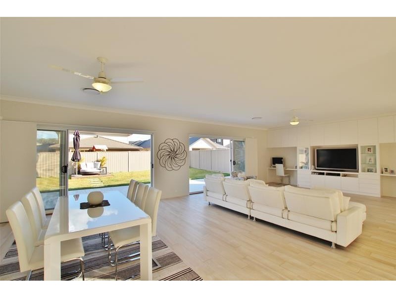 60 Cameron Circuit, Harrington Park NSW 2567