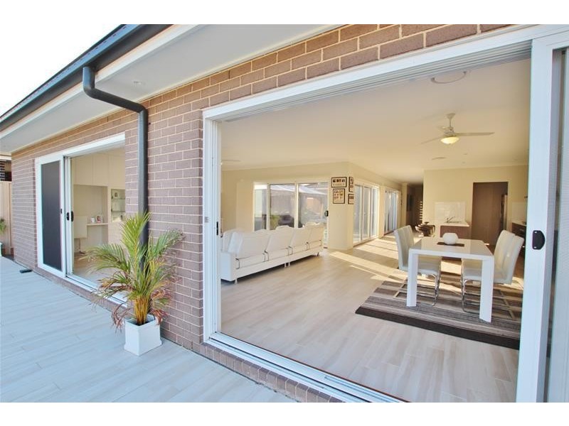 60 Cameron Circuit, Harrington Park NSW 2567