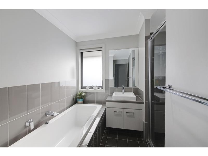 21 Leeds Street, Oran Park NSW 2570