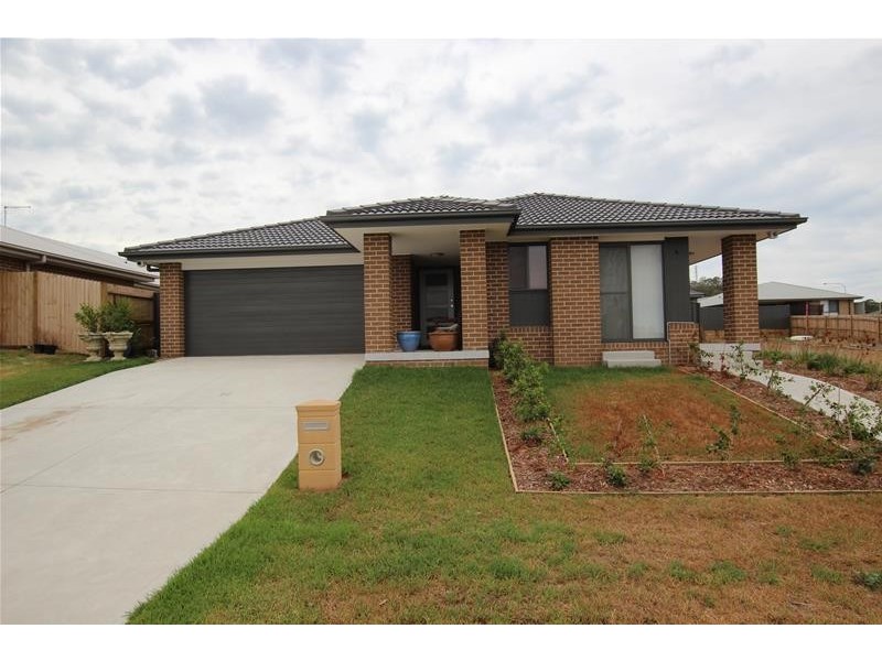 10 Ascot Drive, Currans Hill NSW 2567