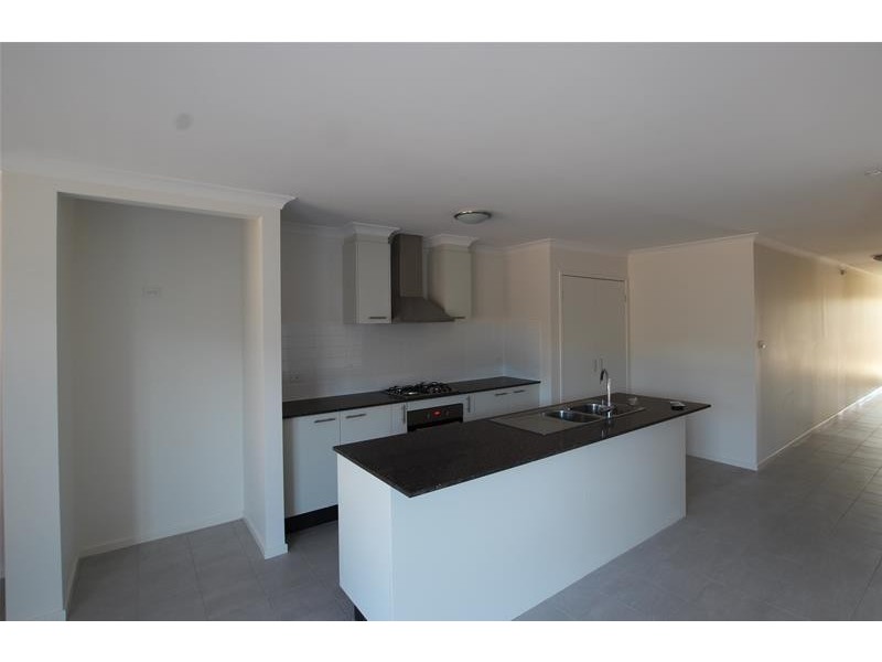 10 Ascot Drive, Currans Hill NSW 2567