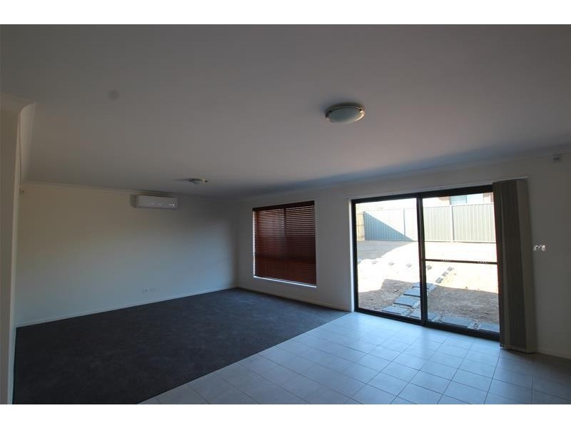 10 Ascot Drive, Currans Hill NSW 2567