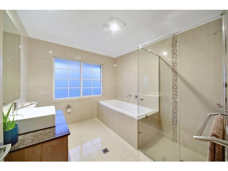 1 Woodgrove Avenue, Harrington Park NSW 2567