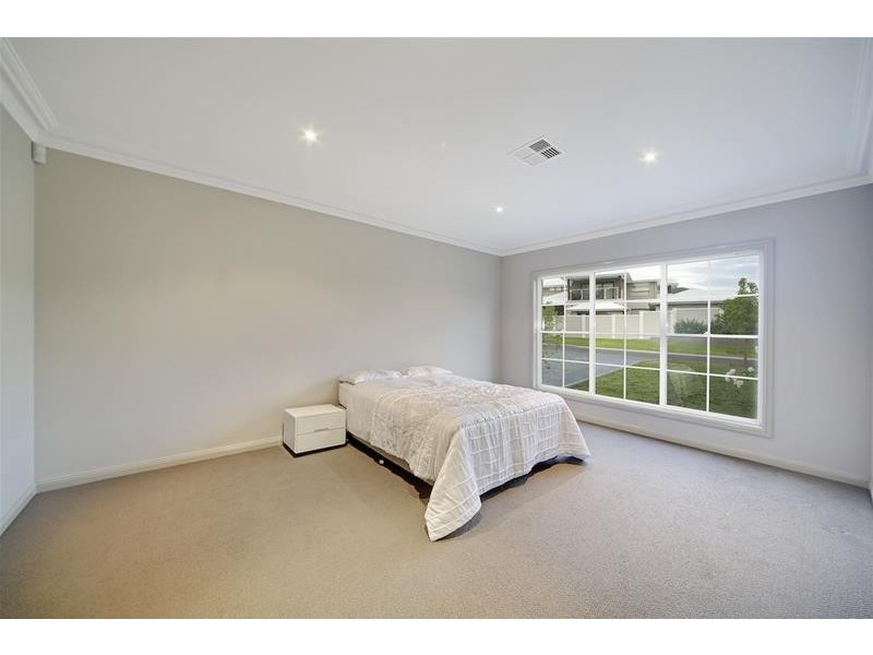 1 Woodgrove Avenue, Harrington Park NSW 2567