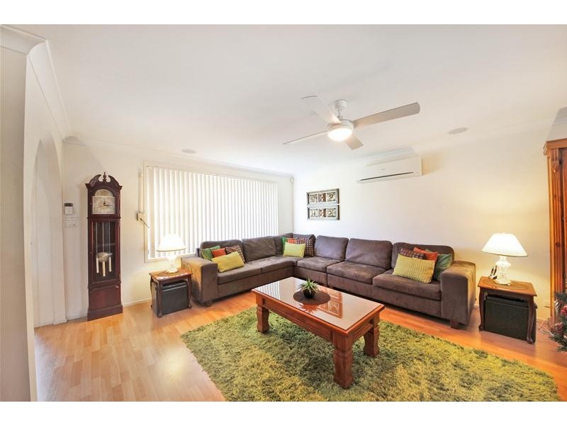 18 Pacific Palms Circuit, Hoxton Park NSW 2171