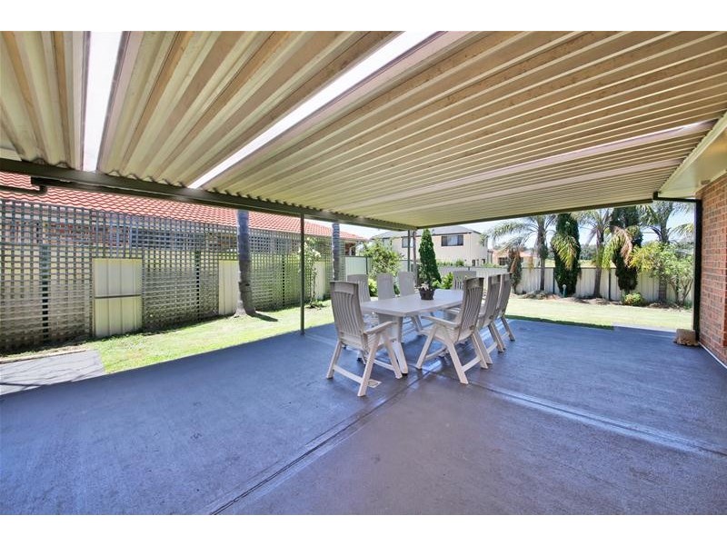 18 Pacific Palms Circuit, Hoxton Park NSW 2171