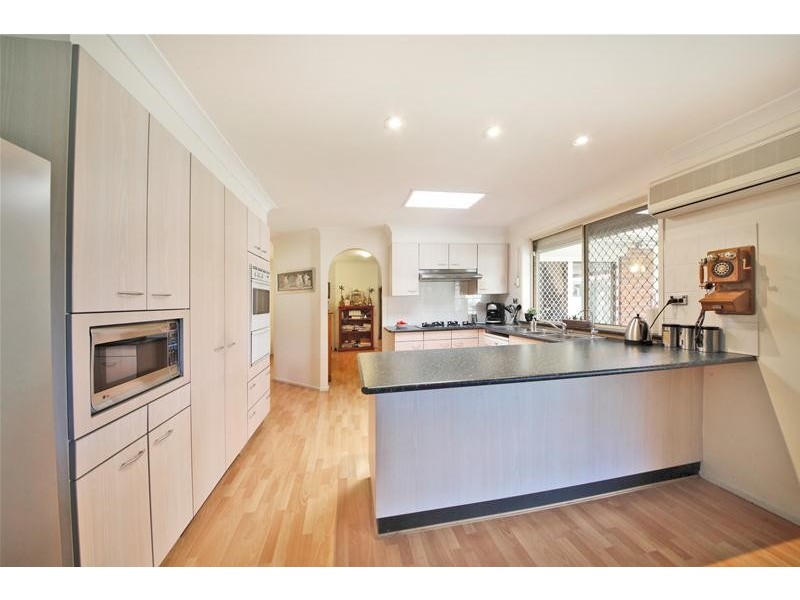 18 Pacific Palms Circuit, Hoxton Park NSW 2171