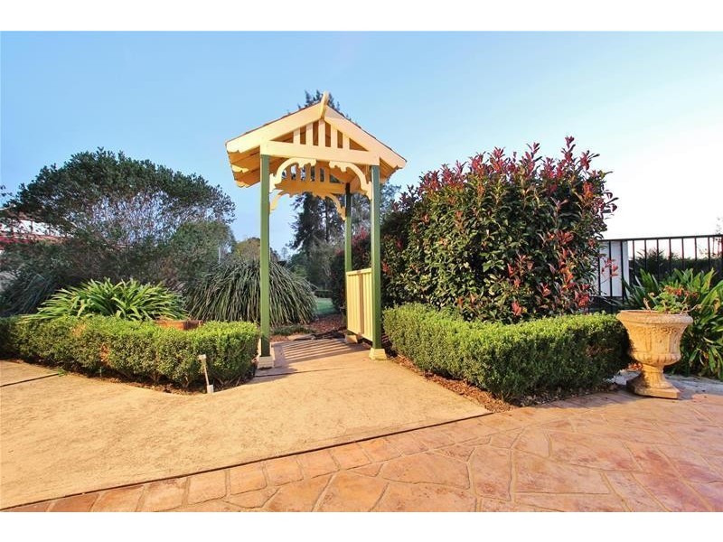 4 William Dowle Place, Grasmere NSW 2570