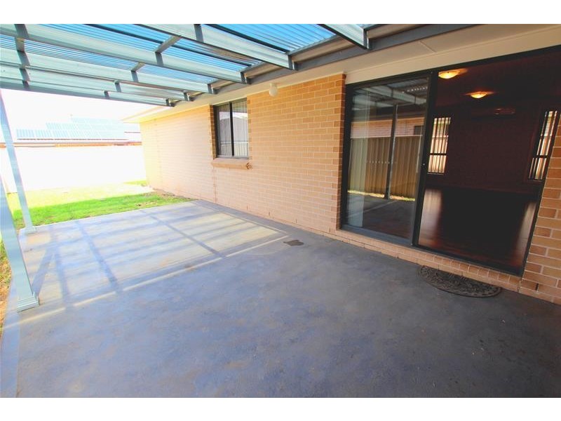 6 Skelton Street, Oran Park NSW 2570