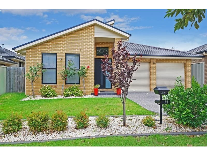 31 Swansona Avenue, Mount Annan NSW 2567