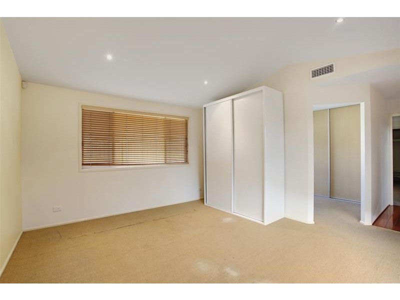 5 Sir Warwick Fairfax Drive, Harrington Park NSW 2567