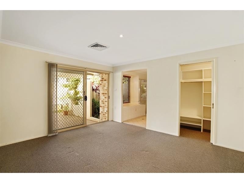 5 Sir Warwick Fairfax Drive, Harrington Park NSW 2567