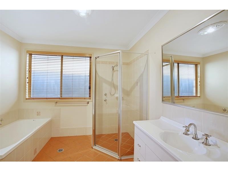 5 Sir Warwick Fairfax Drive, Harrington Park NSW 2567