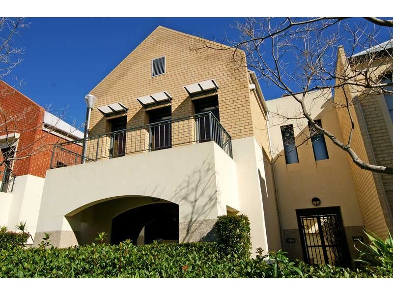 5 Tallow Tree Crescent, Subiaco WA 6008