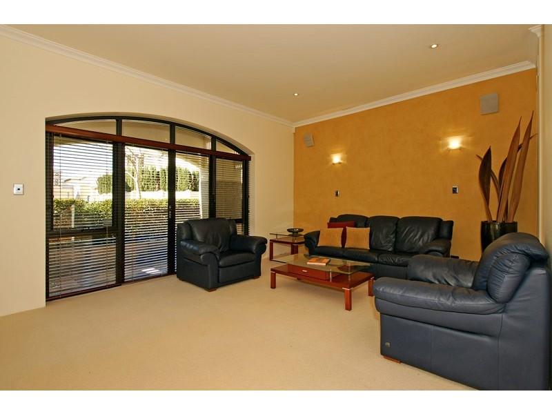 5 Tallow Tree Crescent, Subiaco WA 6008