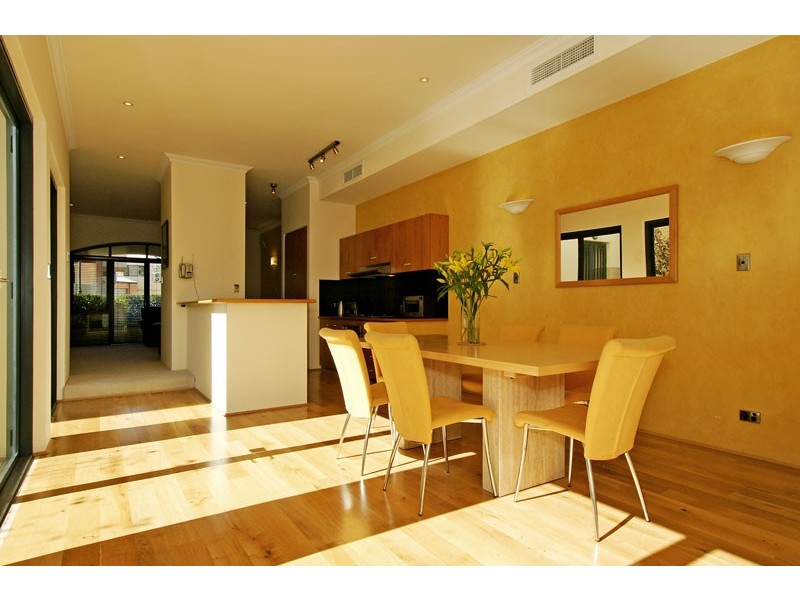 5 Tallow Tree Crescent, Subiaco WA 6008