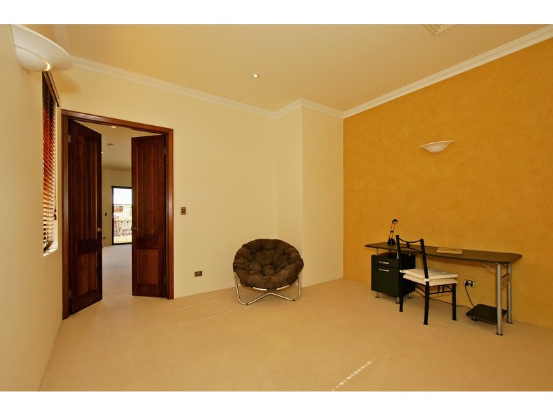 5 Tallow Tree Crescent, Subiaco WA 6008